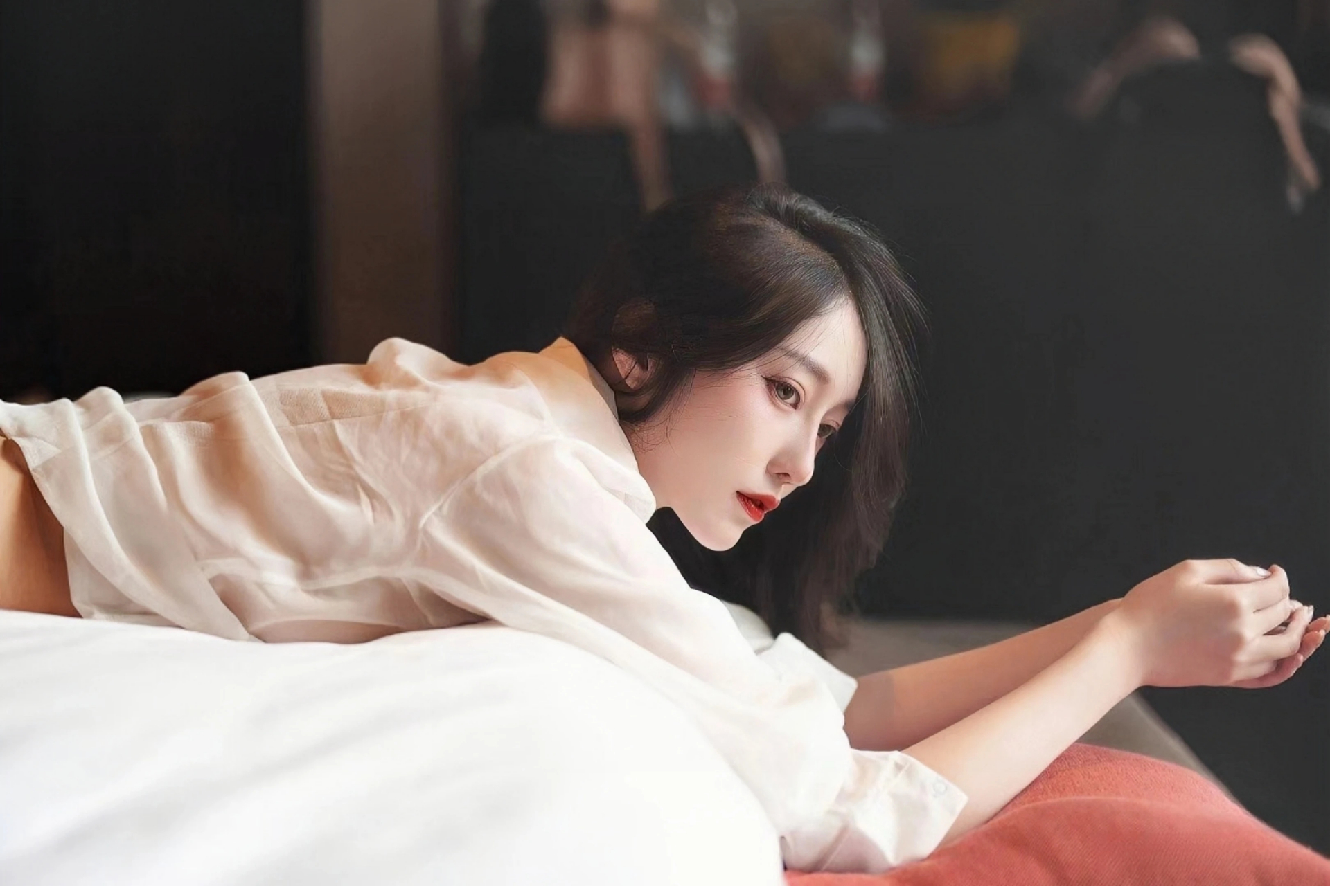 人民币汇率保持基本稳定有坚实基础